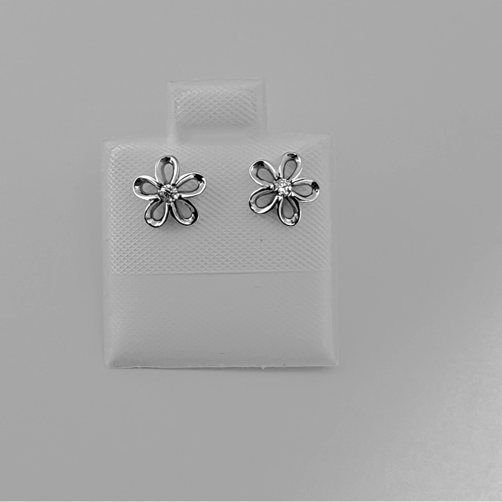 Sterling silver tiny flower stud earrings, flower with cz stud earrings, flower